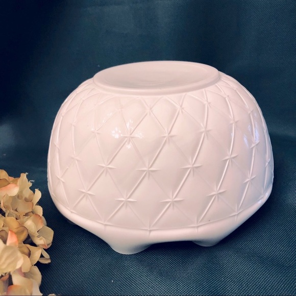 Milk Glass Quilted Diamond Point Rose Bowl, Duette Pattern - Picture 2 of 4